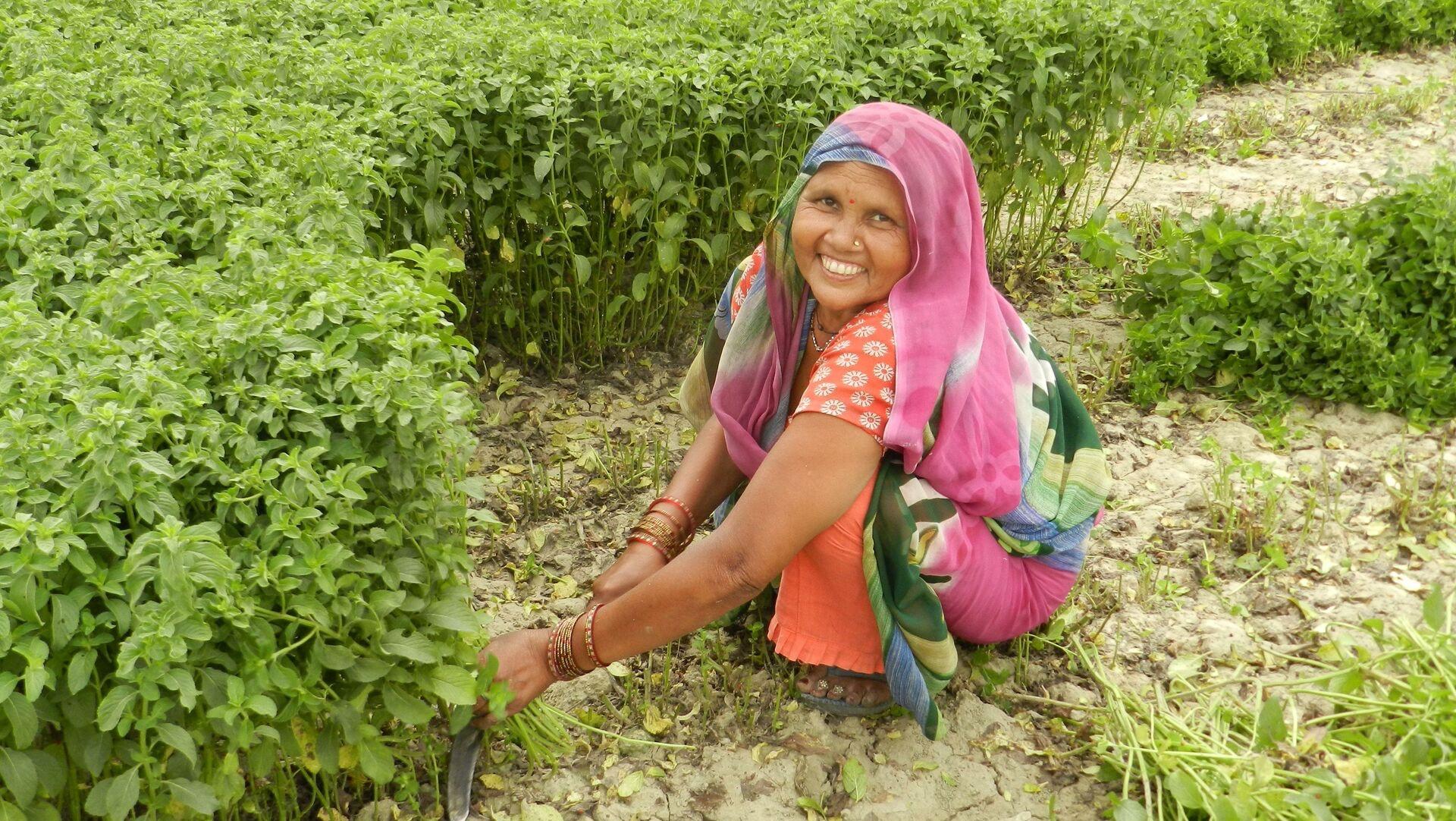 Enabling people to thrive by increasing farmer income, respecting human rights and unlocking opportunities for women